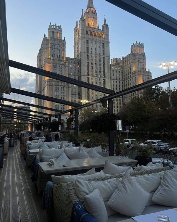 «Красивая жизнь» в Музее русского импрессионизма, освежающая