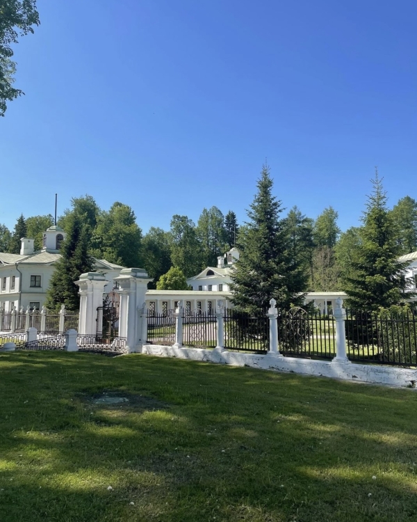 Гедонистам на заметку: 10 красивых загородных усадеб