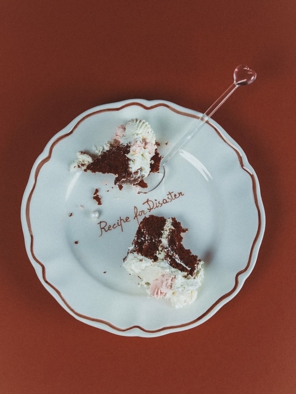 Одобрено бабушкой. Косынка поверх бейсболки — главный стайлинг