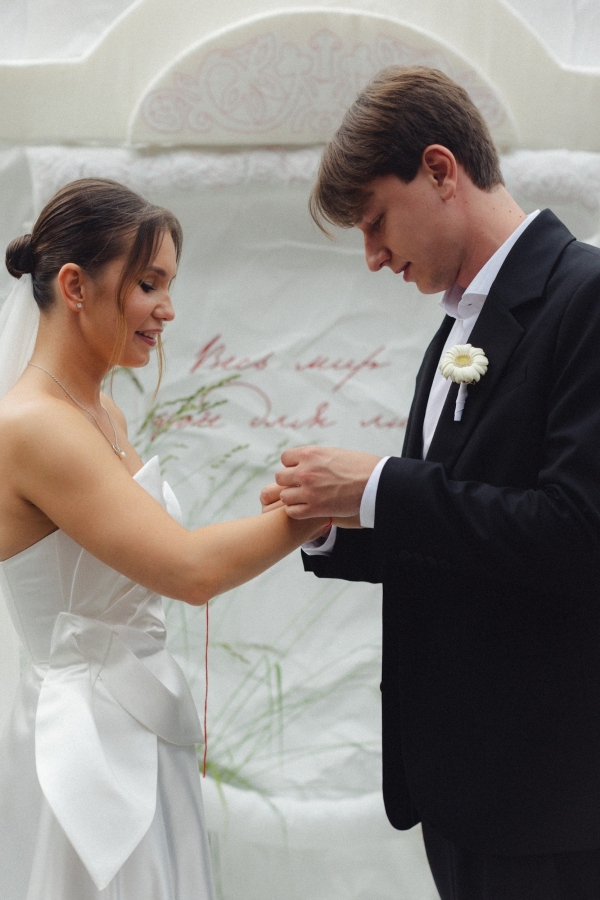 Красной нитью. Вдохновение древними поверьями и вечной