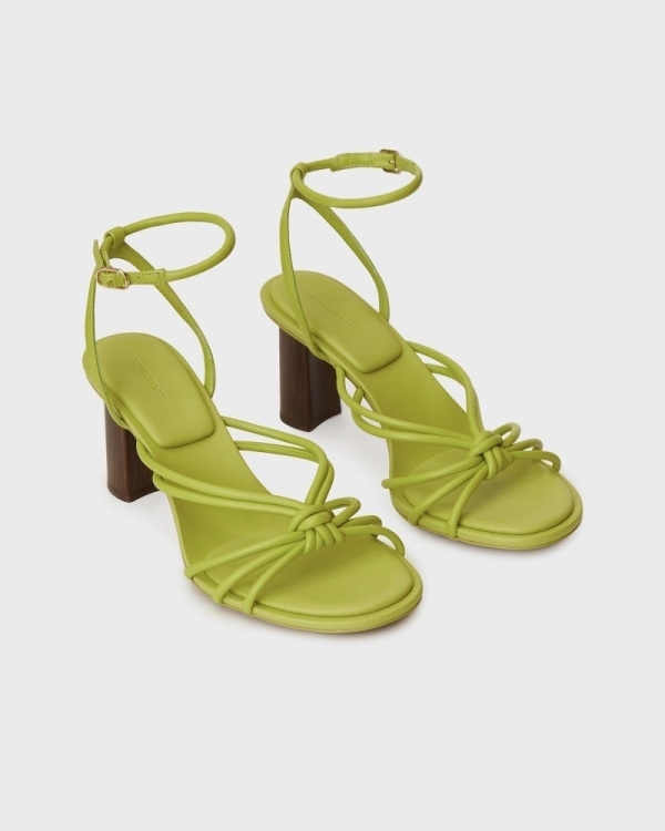 Дресс-код — лен: рассказываем, как можно одеться гостям