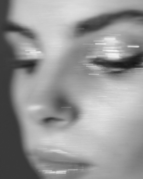 Минеральная косметика — лучший выбор на лето.