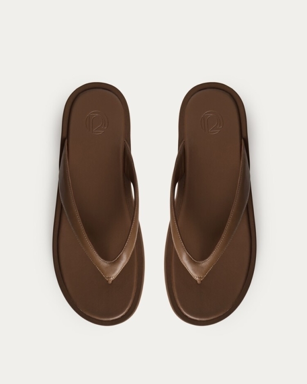 Не только вьетнамки. Какую обувь взять с