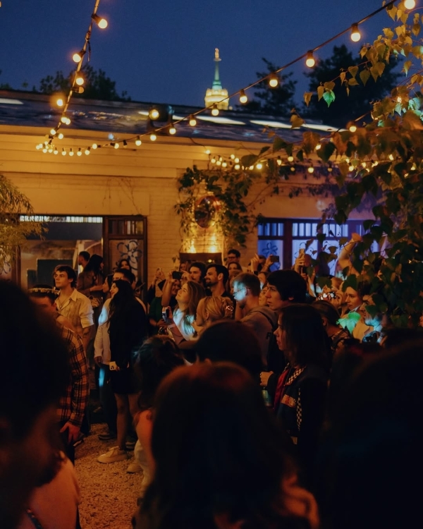 Техно-йога в «Стрелке», Эдит Пиаф в Yauza