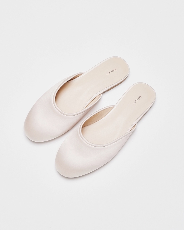 Не только вьетнамки. Какую обувь взять с