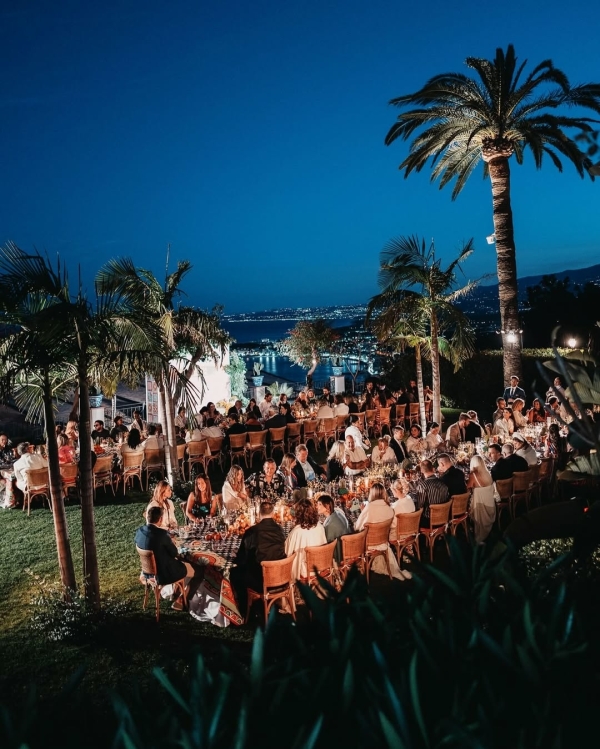 Как встретить лето? Устройте ужин с ярким