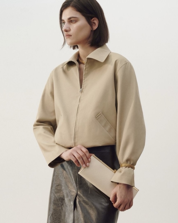 Клатч — то, что нужно невесте в