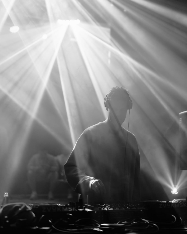 Техно-йога в «Стрелке», Эдит Пиаф в Yauza