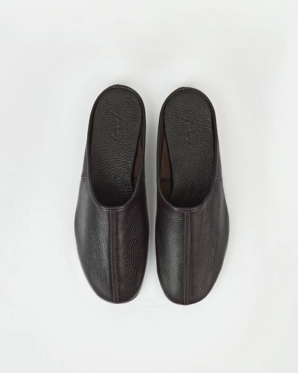 Не только вьетнамки. Какую обувь взять с