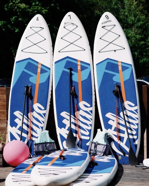 Лето в городе: лучшие пляжные клубы для