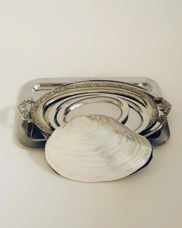 Клатч — то, что нужно невесте в