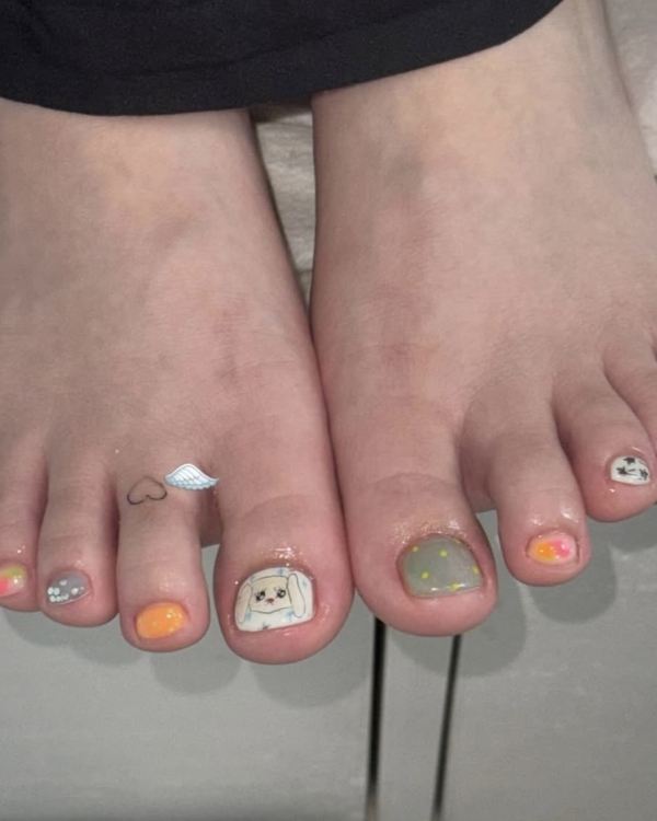 Летние тренды педикюра для невест — 2025