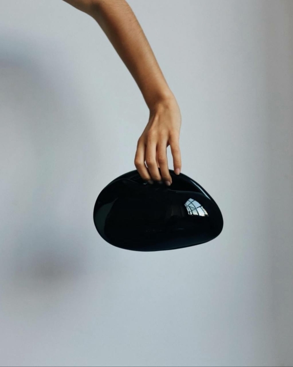 Клатч — то, что нужно невесте в