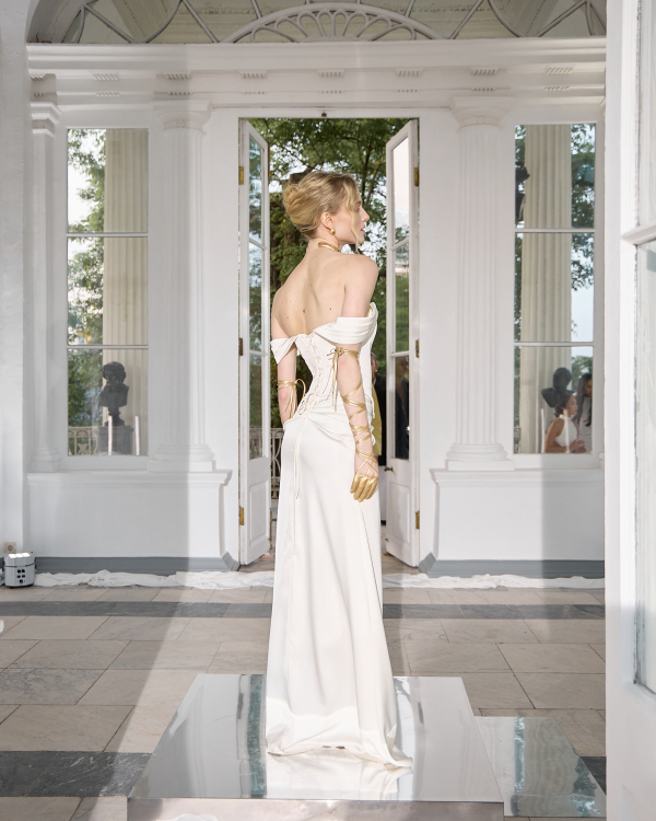 Как создавался показ Lichi, который соединил в