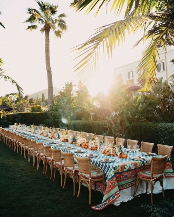 Как встретить лето? Устройте ужин с ярким