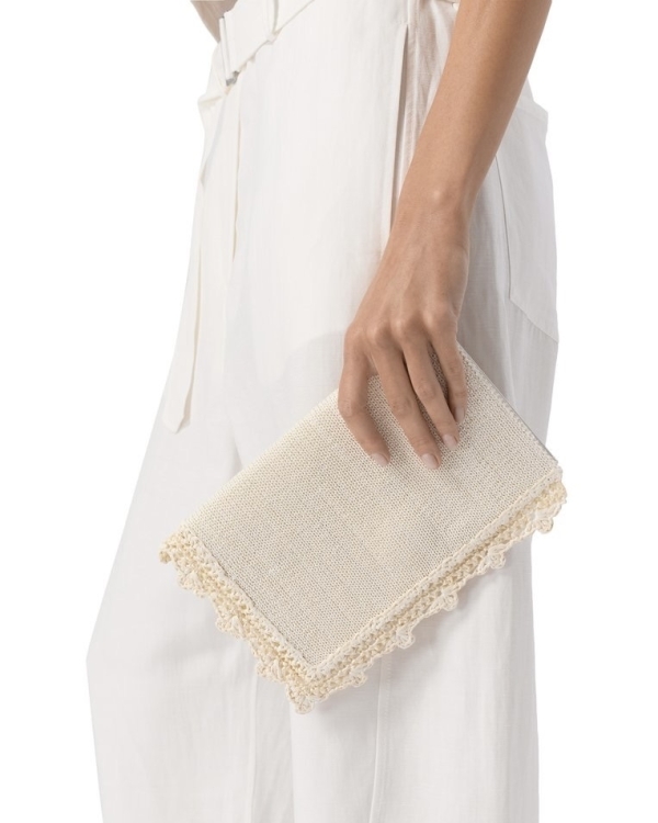 Клатч — то, что нужно невесте в