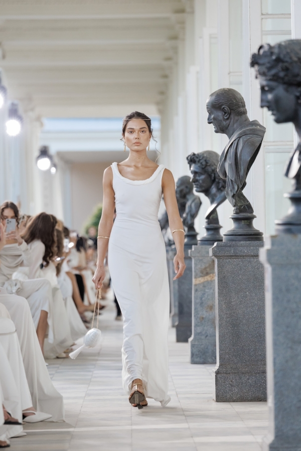 Как создавался показ Lichi, который соединил в