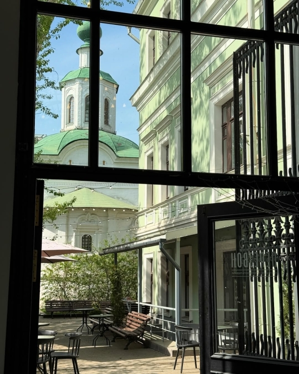 Модные кофейни при монастырях и храмах Москвы