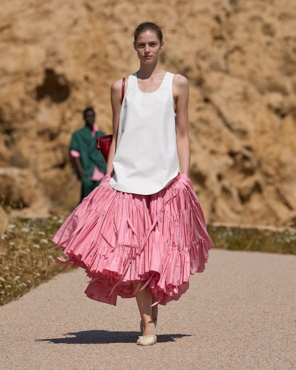 Каким получился весенне-летний показ Jacquemus