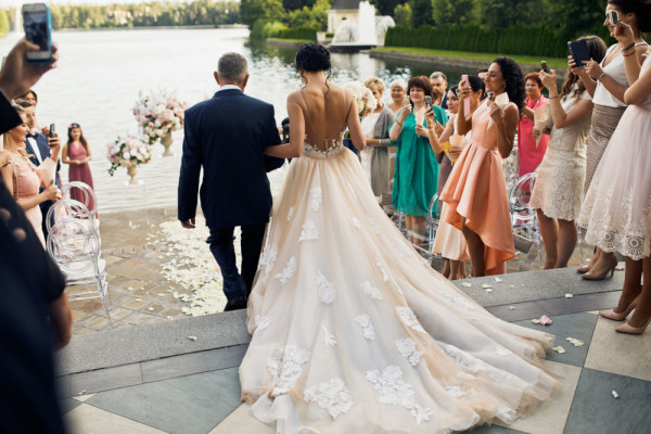 Танцующие звёзды: свадьба в загородном ресторане «Вилла