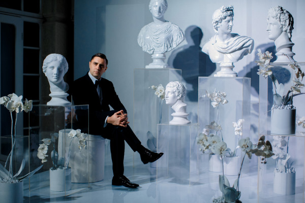 Ведущие Олег Савельев