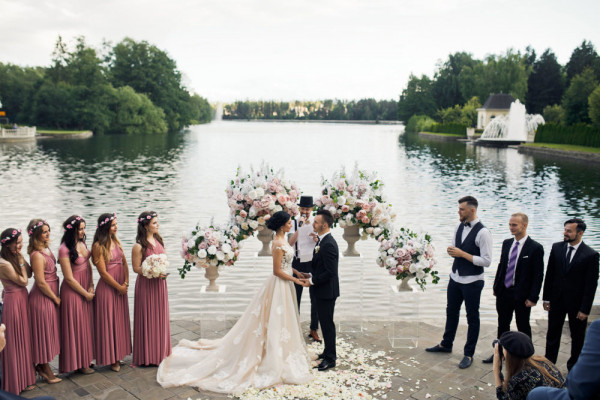 Танцующие звёзды: свадьба в загородном ресторане «Вилла