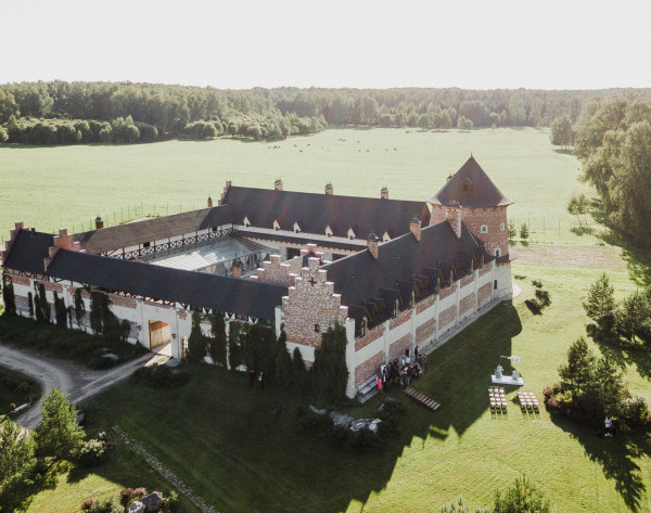 5 «замков» Подмосковья, в которых можно провести