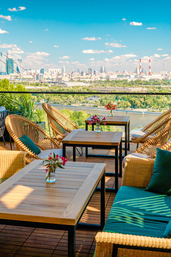 8 площадок с открытыми верандами для летней