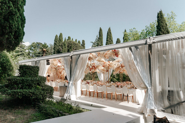 Солнечная свадьба на берегу Черного моря