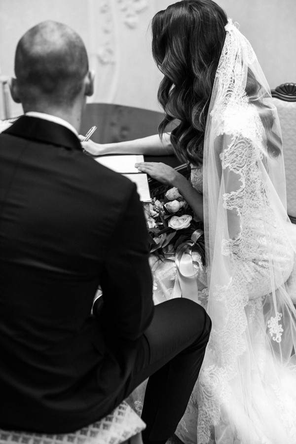 Классическая сдержанная свадьба в центре Москвы