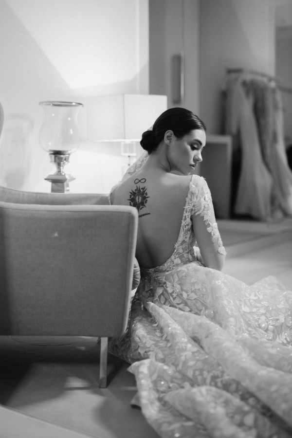 Какие макияж и укладка подходят к платьям