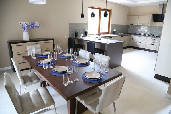 Загородные коттеджи для камерной свадьбы