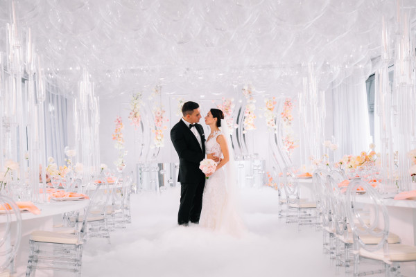 Переносить свадьбу или отменять? Отвечают агентства