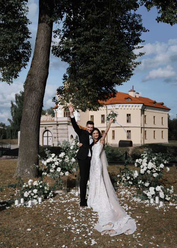 Свадьба в атмосферном замке в Павловске
