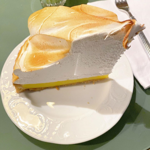 Что подарить себе на 8 Марта