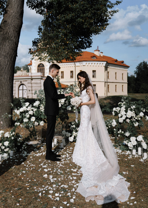 Свадьба в атмосферном замке в Павловске