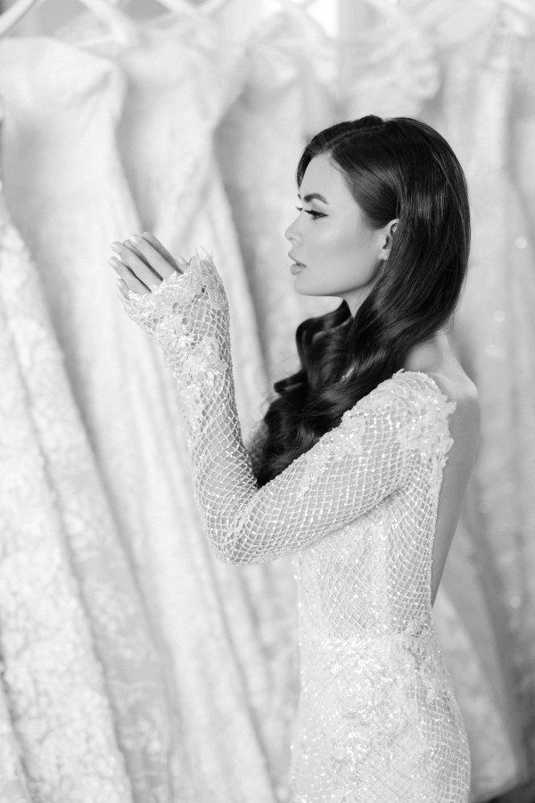 Какие макияж и укладка подходят к платьям