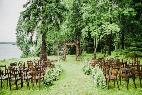 Загородные коттеджи для камерной свадьбы