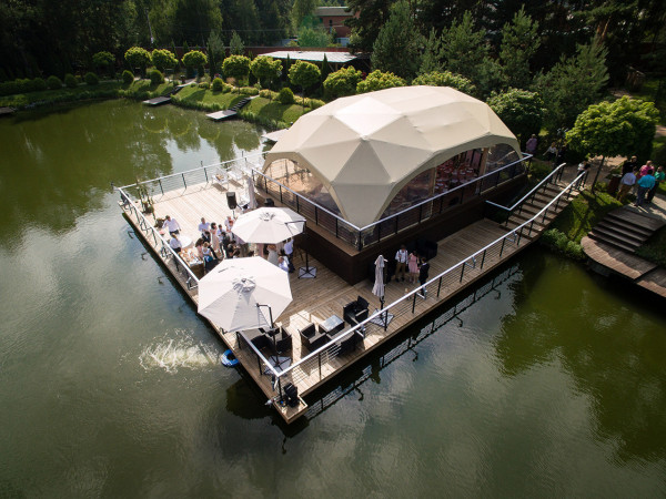 8 площадок с открытыми верандами для летней