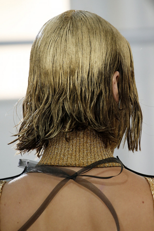 Золото в волосах — новый свадебный тренд