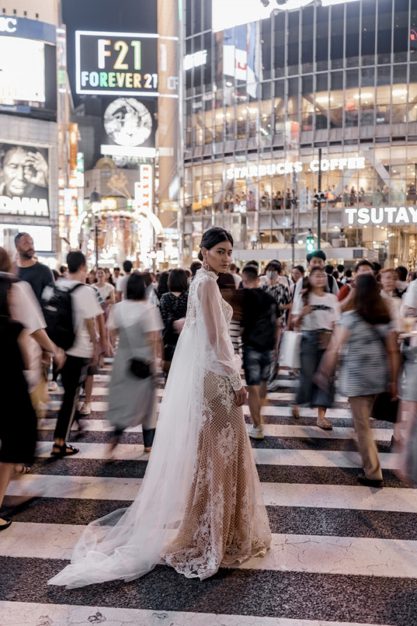 Золото в волосах — новый свадебный тренд