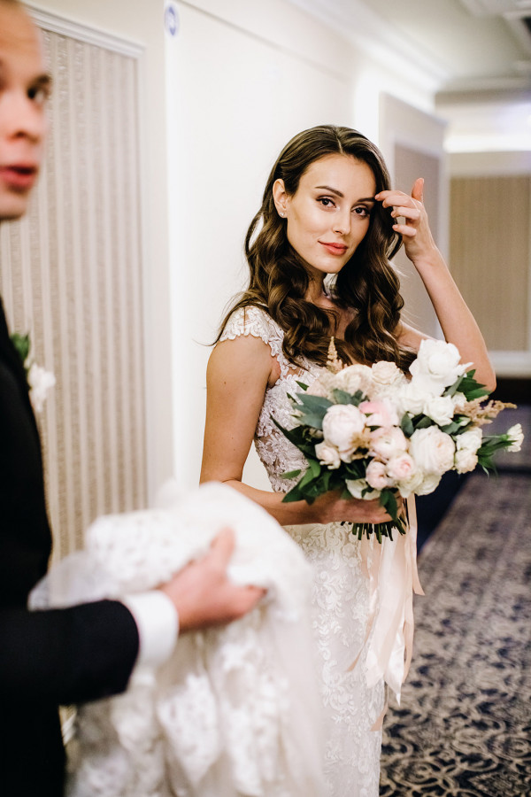 Классическая сдержанная свадьба в центре Москвы