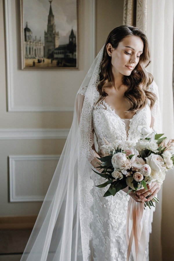 Классическая сдержанная свадьба в центре Москвы