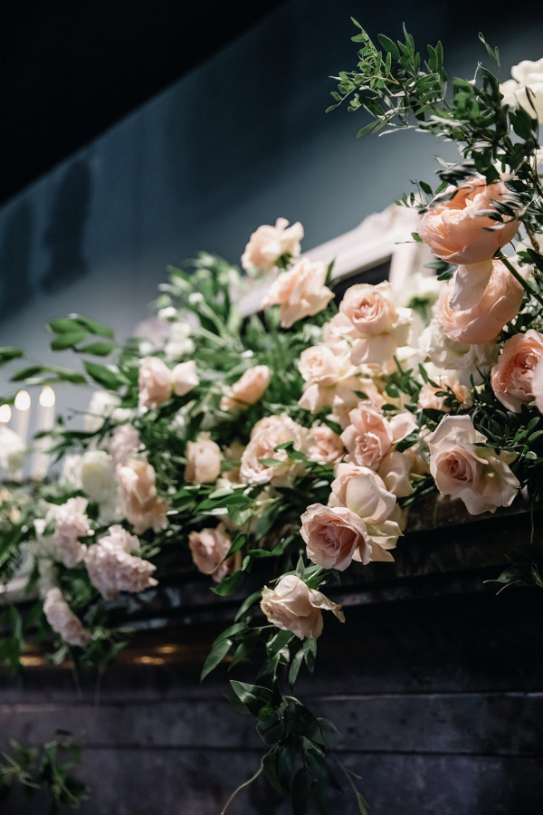 Классическая сдержанная свадьба в центре Москвы