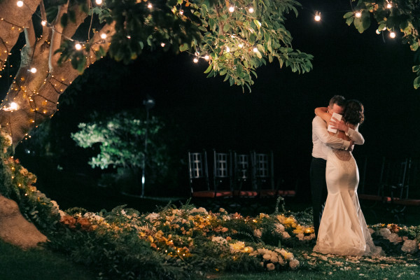 Переносить свадьбу или отменять? Отвечают агентства