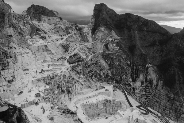 Любовь сквозь века: прошлое, настоящее, будущее и