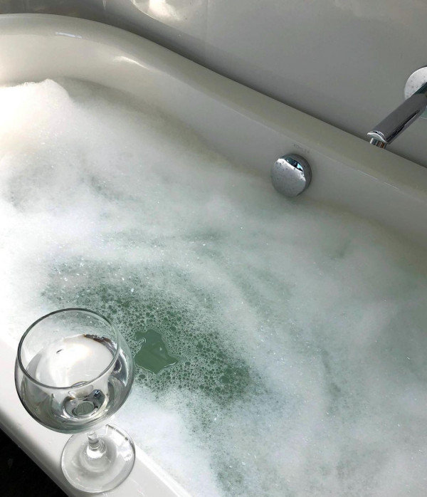 Как провести 8 марта одной? 3 сценария