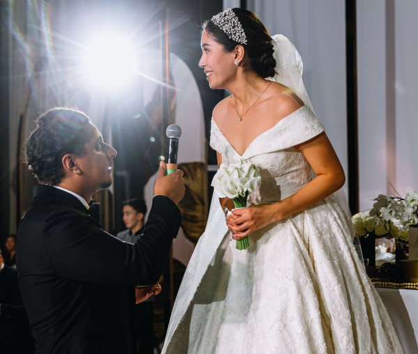 Ведущие Адис Маммо