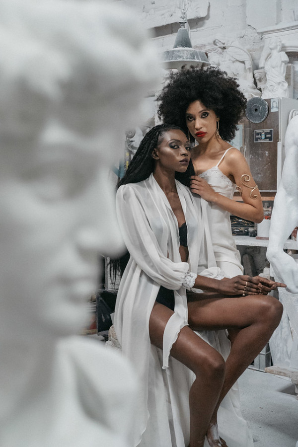 Любовь сквозь века: прошлое, настоящее, будущее и