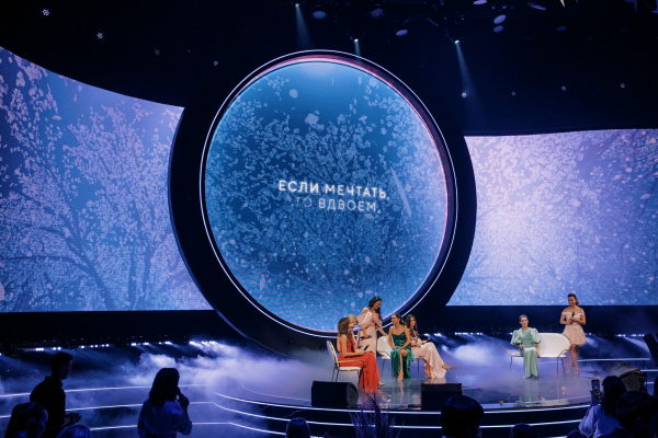 Свадьба с парящими птицами в Barvikha Concert